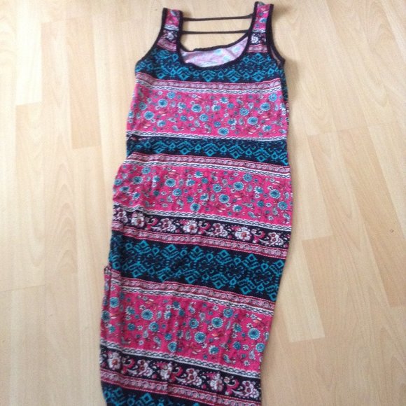 Cute slant dress - Picture 1 of 4